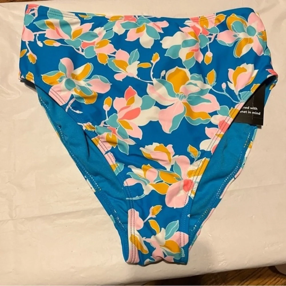 No Boundaries Floral Print High Waisted Swim Bottom w/ Heart Hardware Jr.’s Med‎